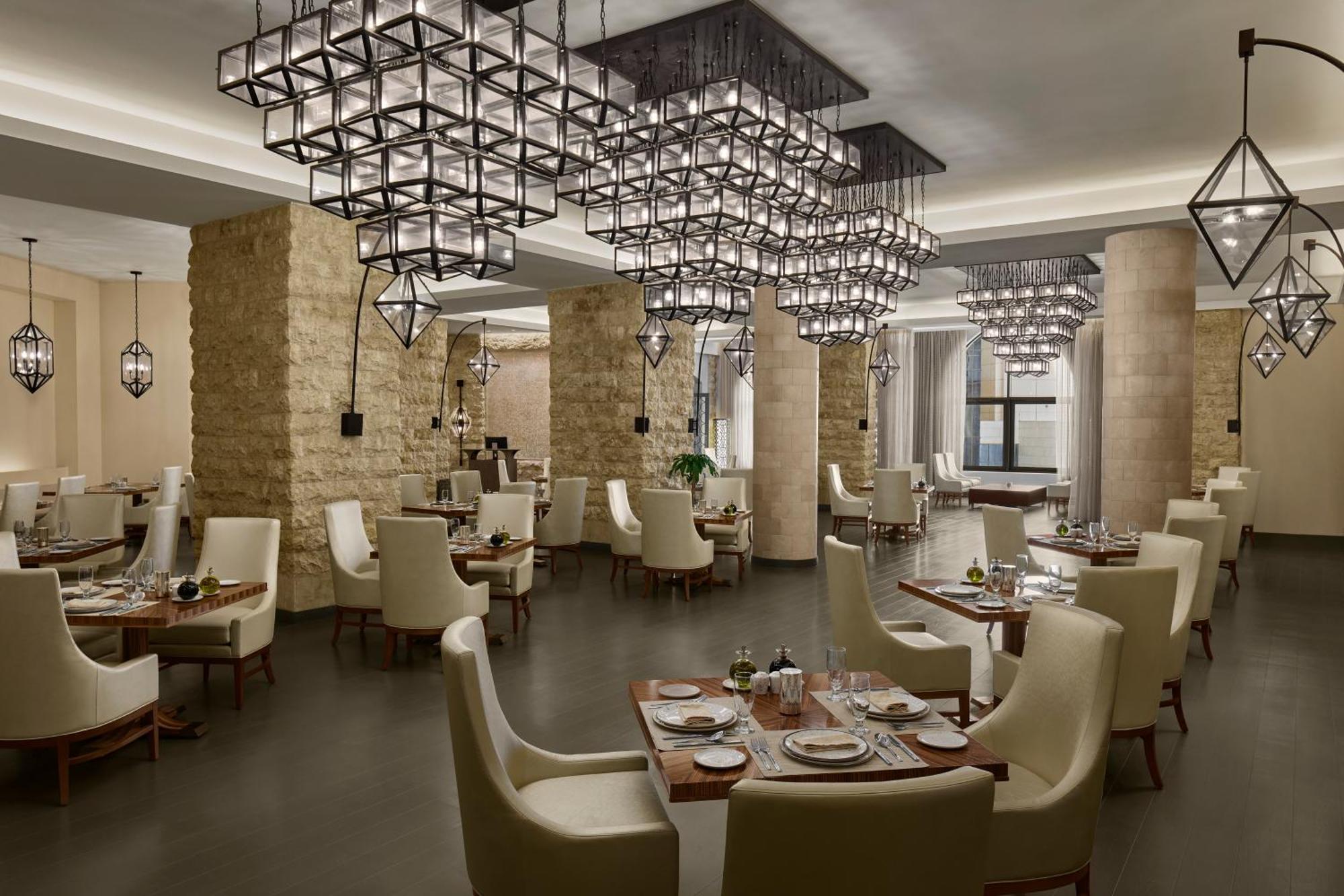 Hilton Hotel & Convention Jabal Omar Makkah Мека Екстериор снимка The restaurant's interior