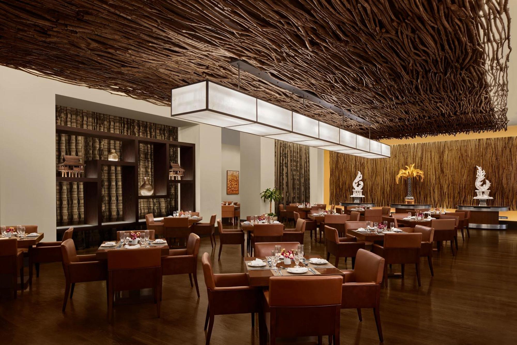 Hilton Hotel & Convention Jabal Omar Makkah Мека Екстериор снимка The restaurant's interior